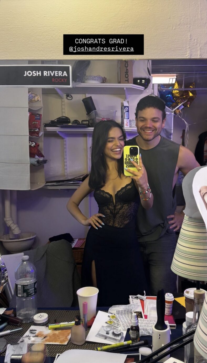 Rachel Zegler compartilha nova selfie com o ex Josh Andres Rivera