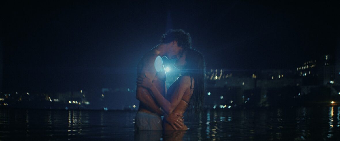 Imagens iniciais de The Last Sunrise
