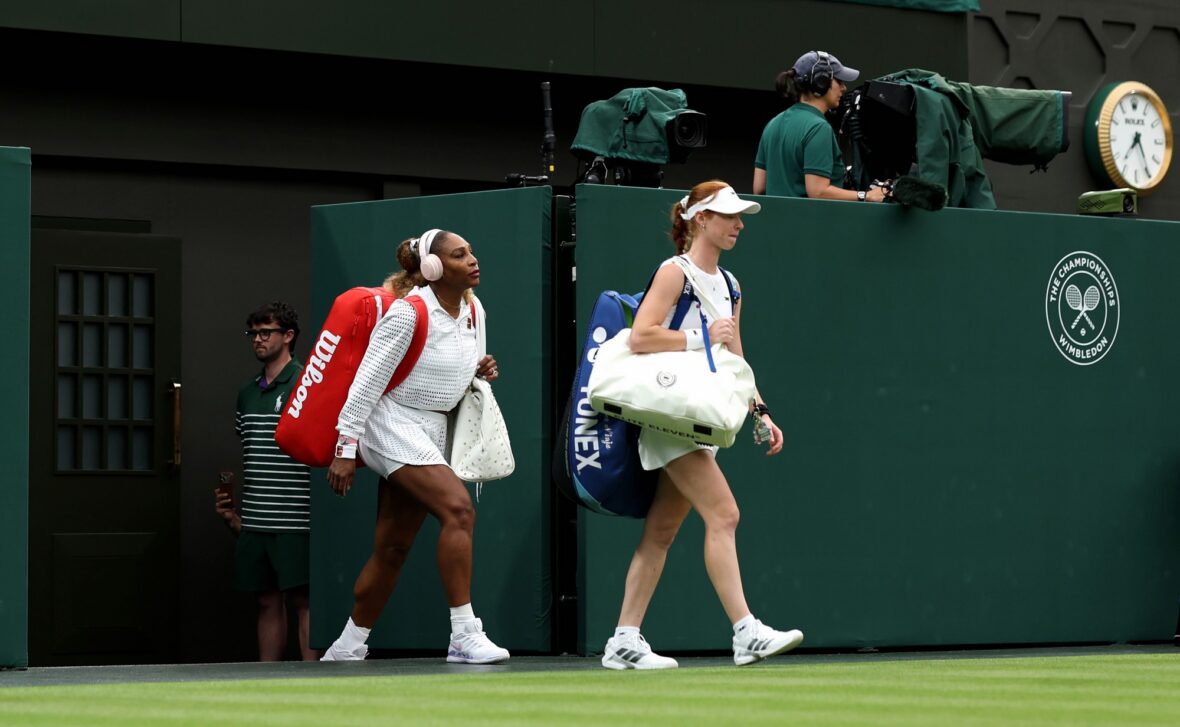 Serena Williams jogando sua primeira partida em Wimbledon em 30 de junho de 2026