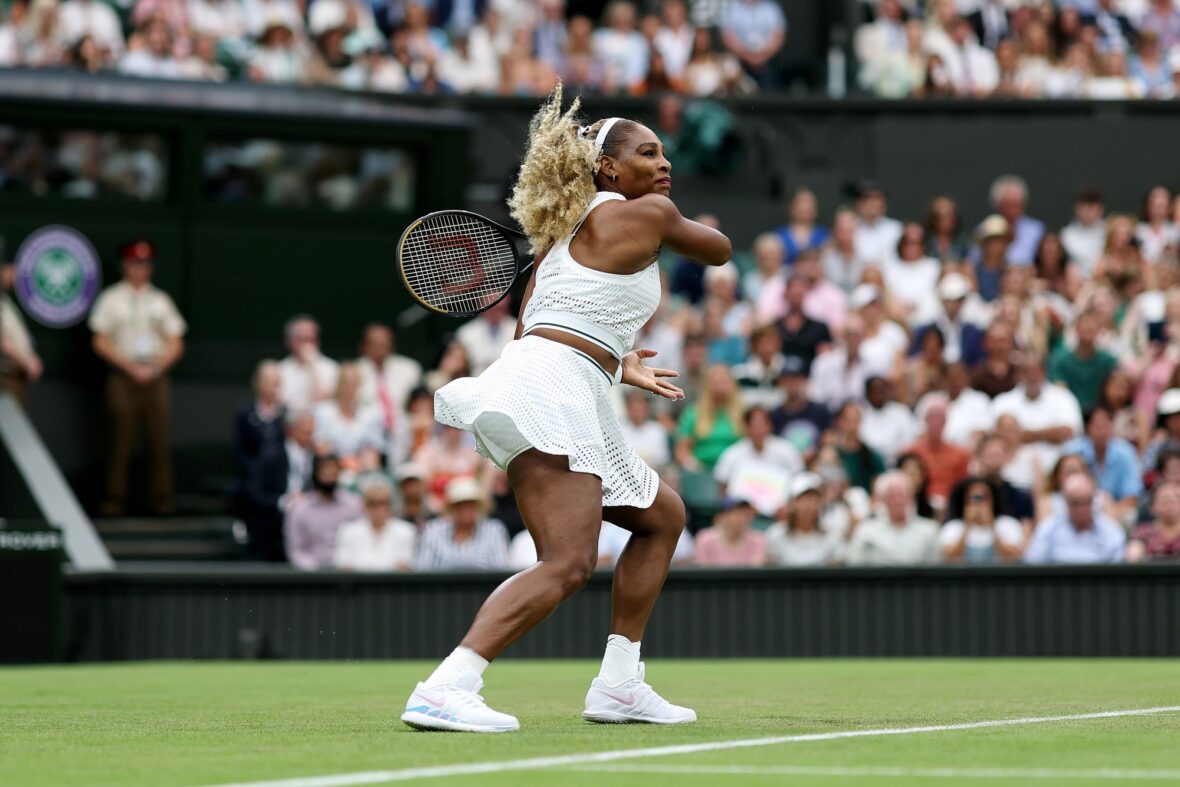 Serena Williams jogando sua primeira partida em Wimbledon em 30 de junho de 2026