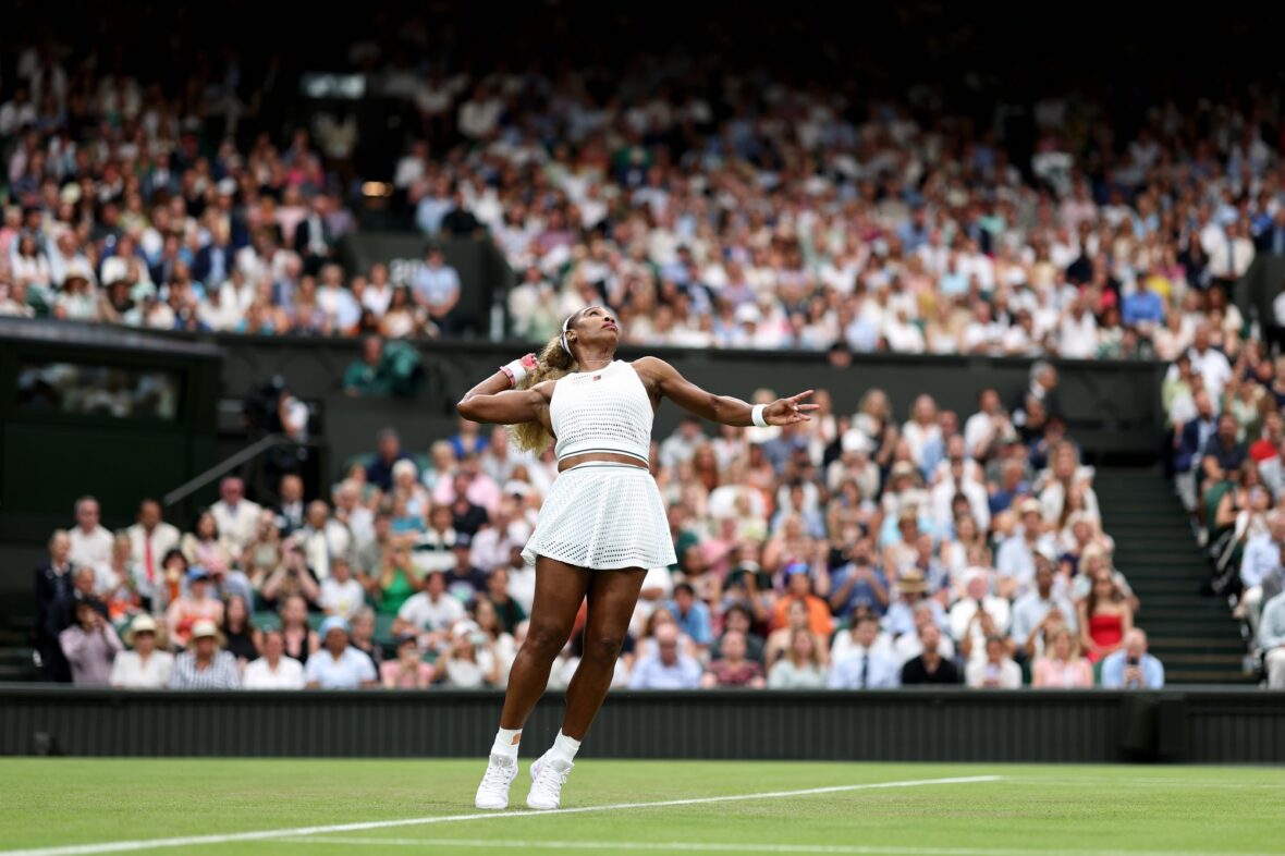 Serena Williams jogando sua primeira partida em Wimbledon em 30 de junho de 2026