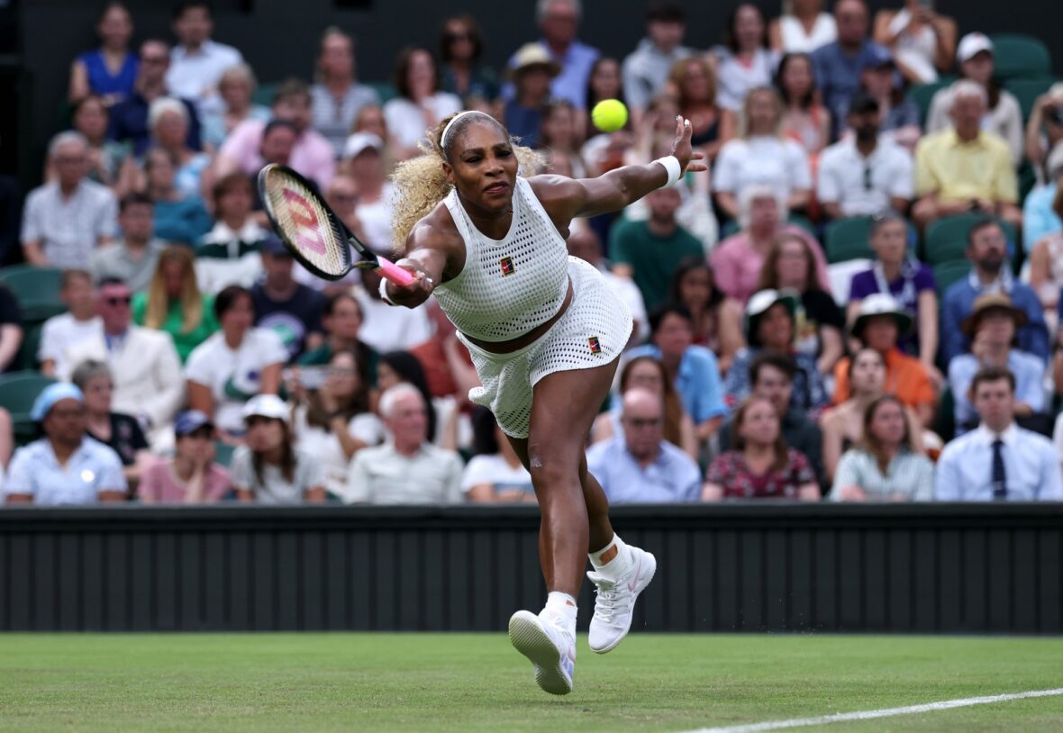Serena Williams jogando sua primeira partida em Wimbledon em 30 de junho de 2026