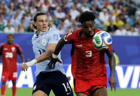 REUTERS/Amanda Perobelli/Proibida reprodução Soccer Football - FIFA World Cup 2026 - Group H - Uruguay v Cape Verde - Miami Stadium, Miami Gardens, Florida, U.S. - June 21, 2026 Cape Verde's Diney Borges in action with Uruguay's Agustin Canobbio REUTERS/Amanda Perobelli