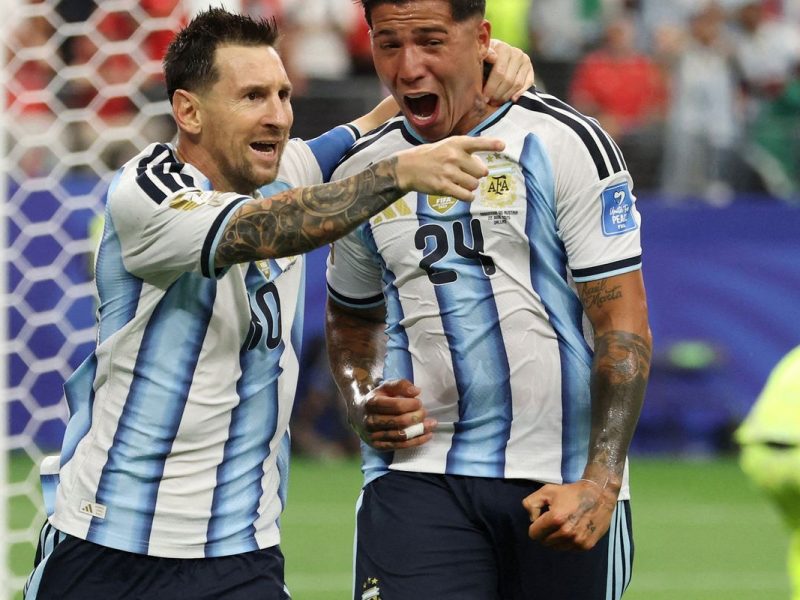 Messi se isola na artilharia das Copas e Argentina vai ao mata-mata