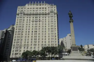 Fachada do Edifício À Noite que teve seu tombamento oficializado pelo IPHAN na semana passada. O prédio foi sede da Rádio Nacional por décadas (Tânia Rêgo/Agência Brasil)