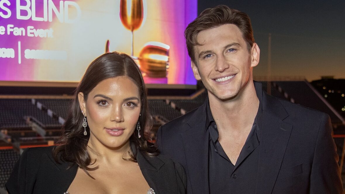 Evento de reunião Love is Blind S9 da Netflix apresentado pela Verizon no Empower Field At Mile High Giannina Gibelli e Blake Horstmann participam da Netflix