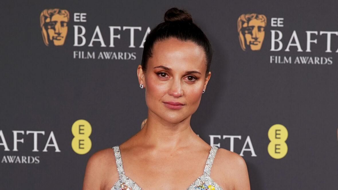 Tapete vermelho do BAFTA de Alicia Vikander