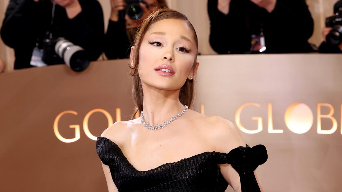 Ariana Grande no tapete vermelho do Globo de Ouro