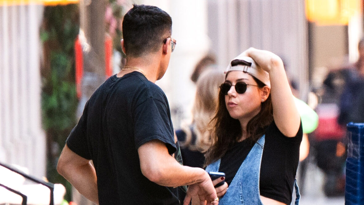 Aubrey Plaza e Christopher Abbott vistos em Nova York em 25 de junho de 2026
