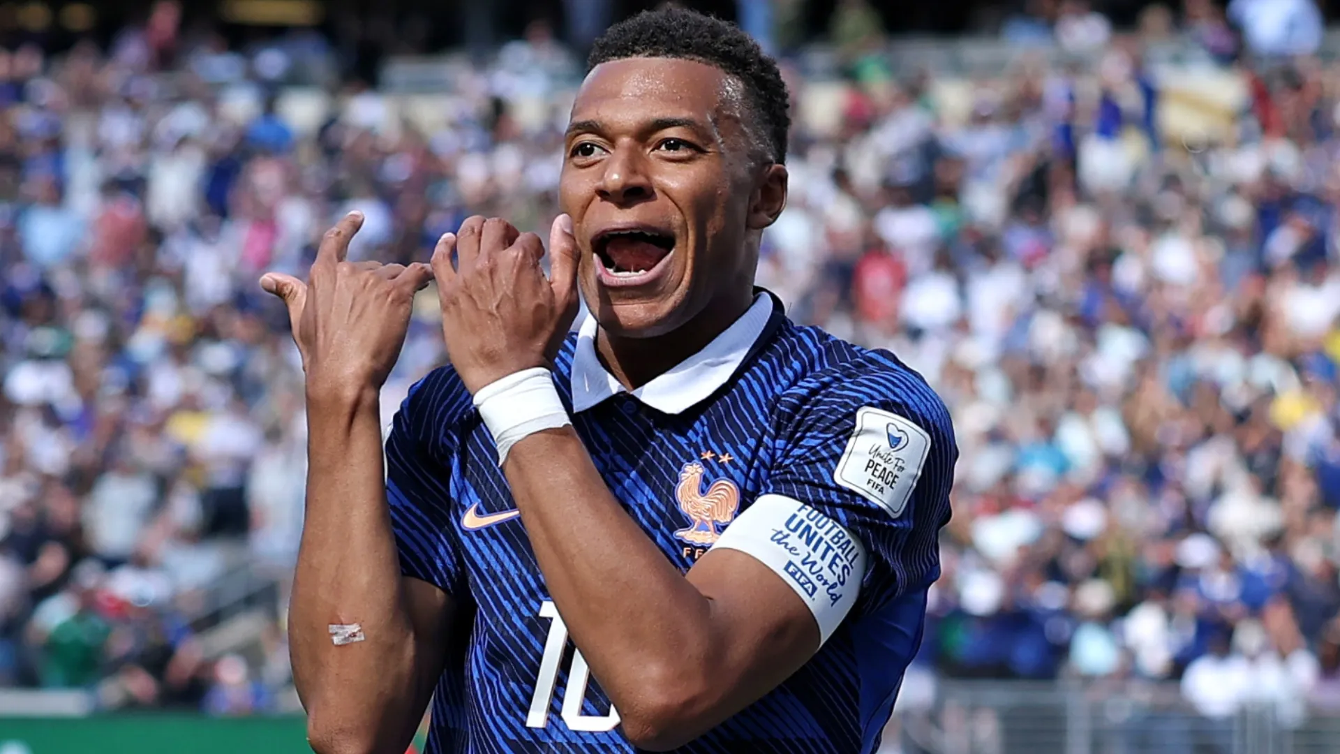 Kylian Mbappe, número 10 da França, comemora o primeiro gol de seu time durante a Copa do Mundo FIFA de 2026.
