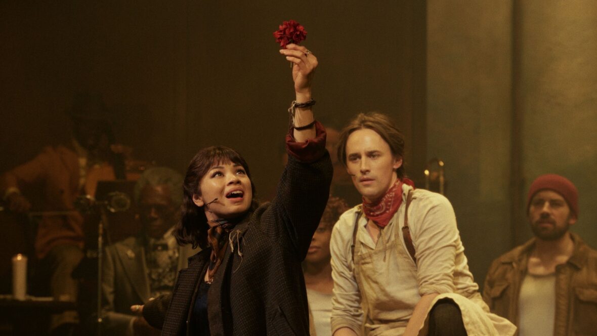 Filme profissional de Hadestown ainda com Eva Noblezada e Reeve Carney