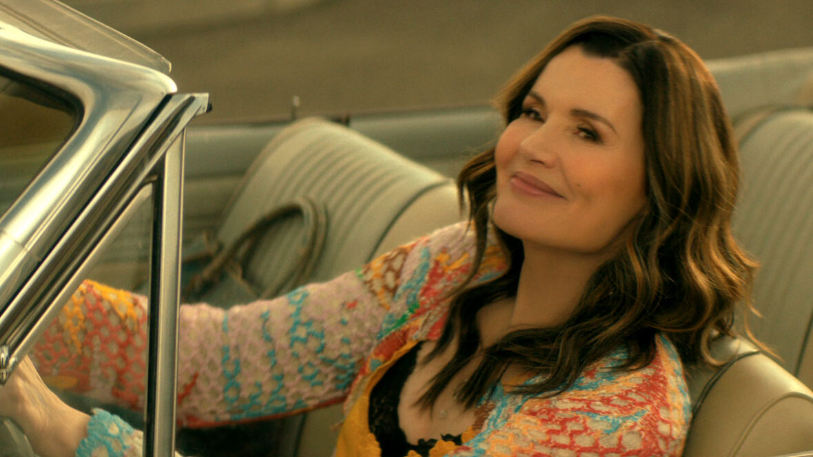 geena-davis-reage-ao-cancelamento-de-boroughs Uma foto de Geena Davis dirigindo um carro no programa de TV The Boroughs