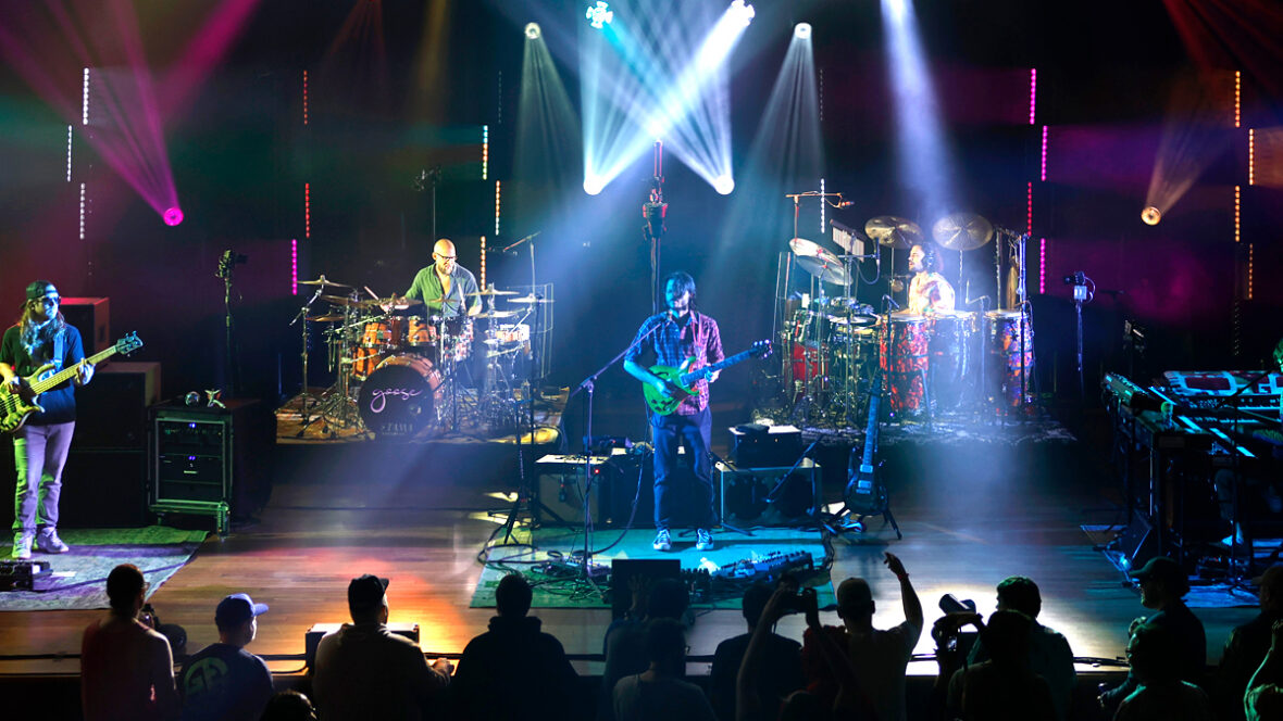 Banda Goose se apresentando