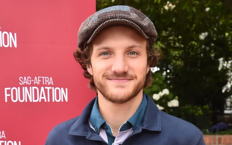 Jake Short compartilha declaração separada sobre clipe de podcast viral e controverso