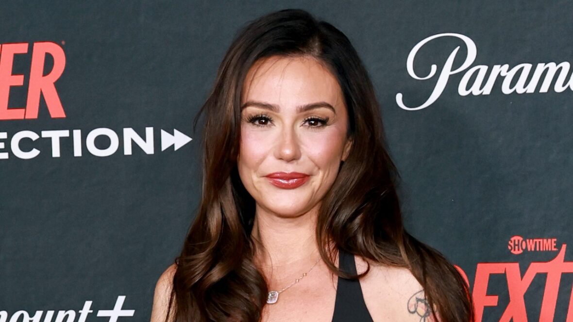 Jenni Farley defende lista íntima de convidados do casamento