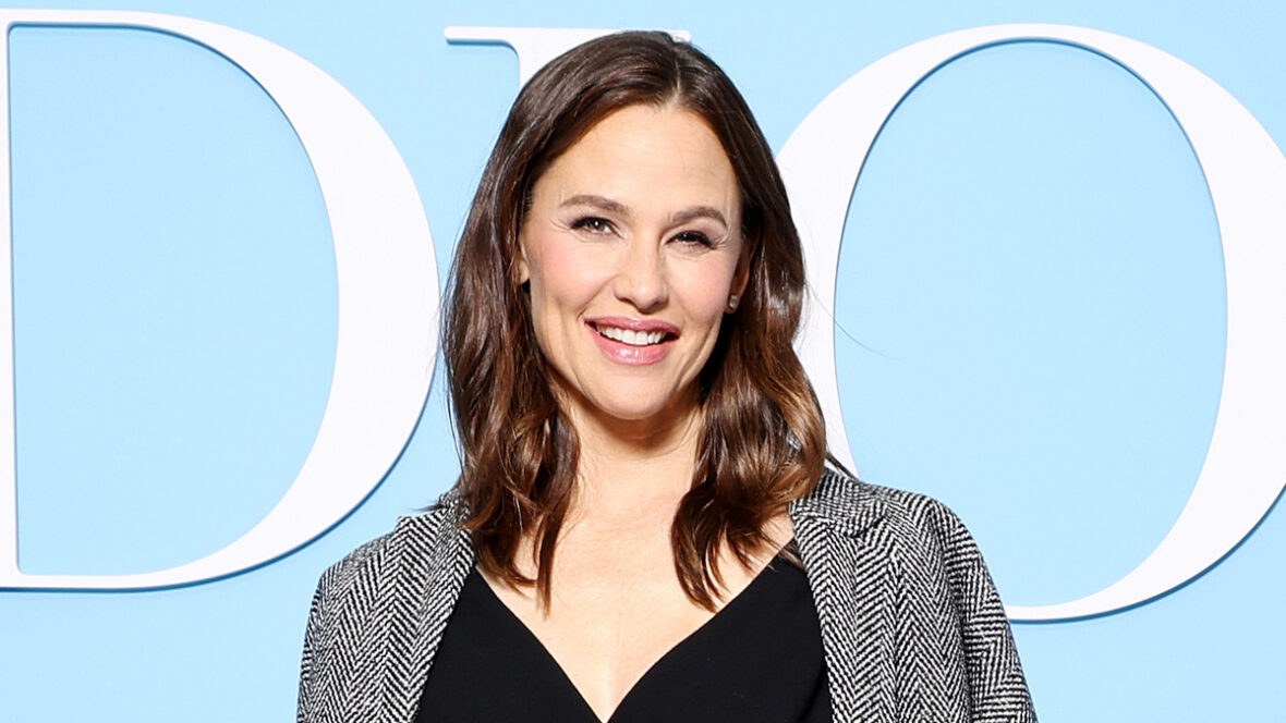 família jennifer-garner Christian Dior: Photocall - Semana de Moda de Paris - Moda Feminina. 2024 Jennifer Garner posando no tapete vermelho