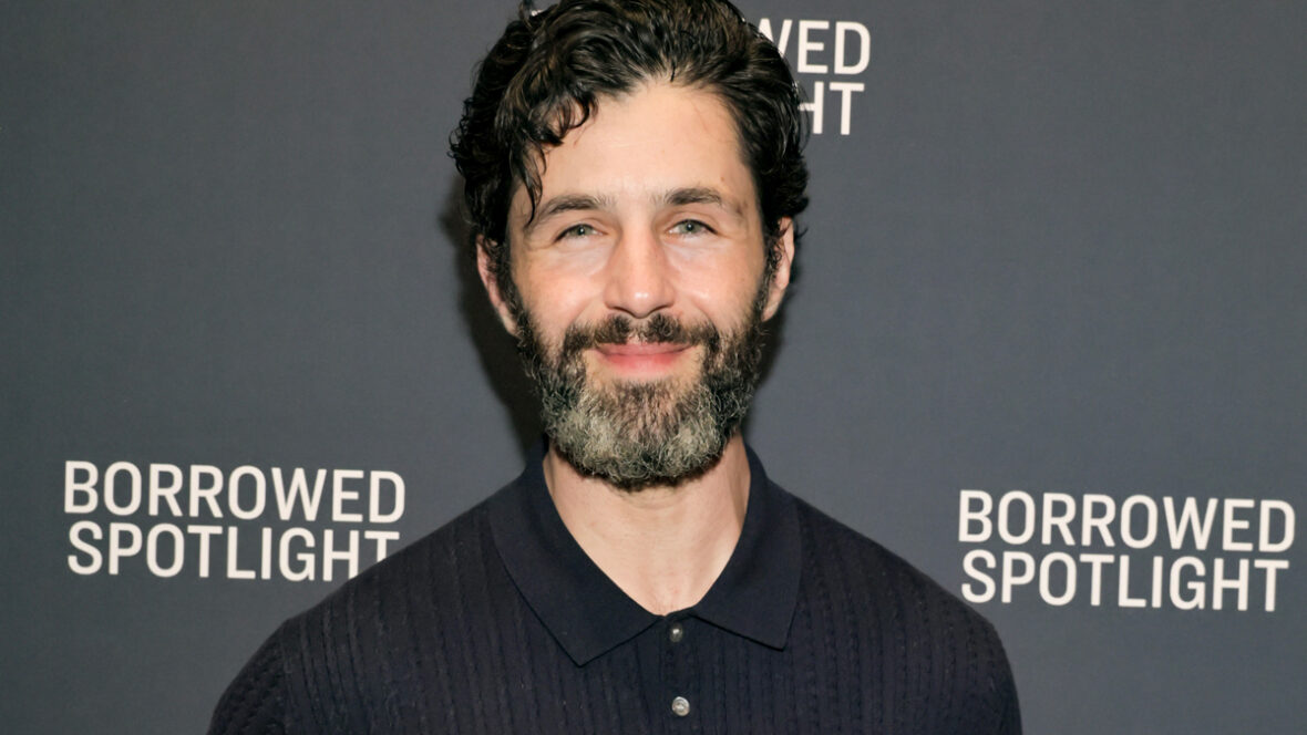Josh Peck participa da exposição e recepção do livro em memória do Holocausto para 