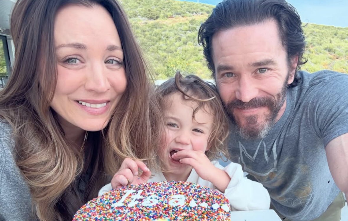 Kaley Cuoco Tom Pelphrey Baby Revela nº 2 2026