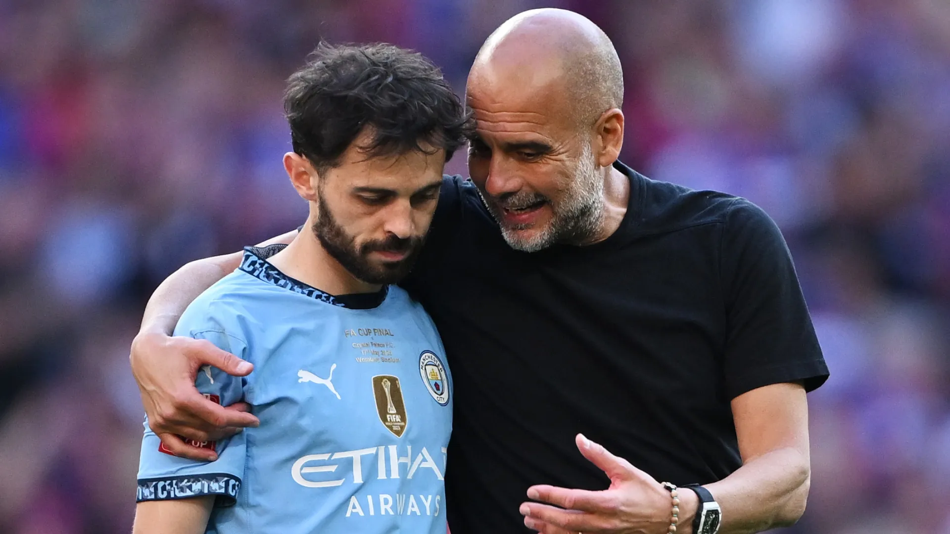 Pep Guardiola e Bernardo Silva, do Manchester City