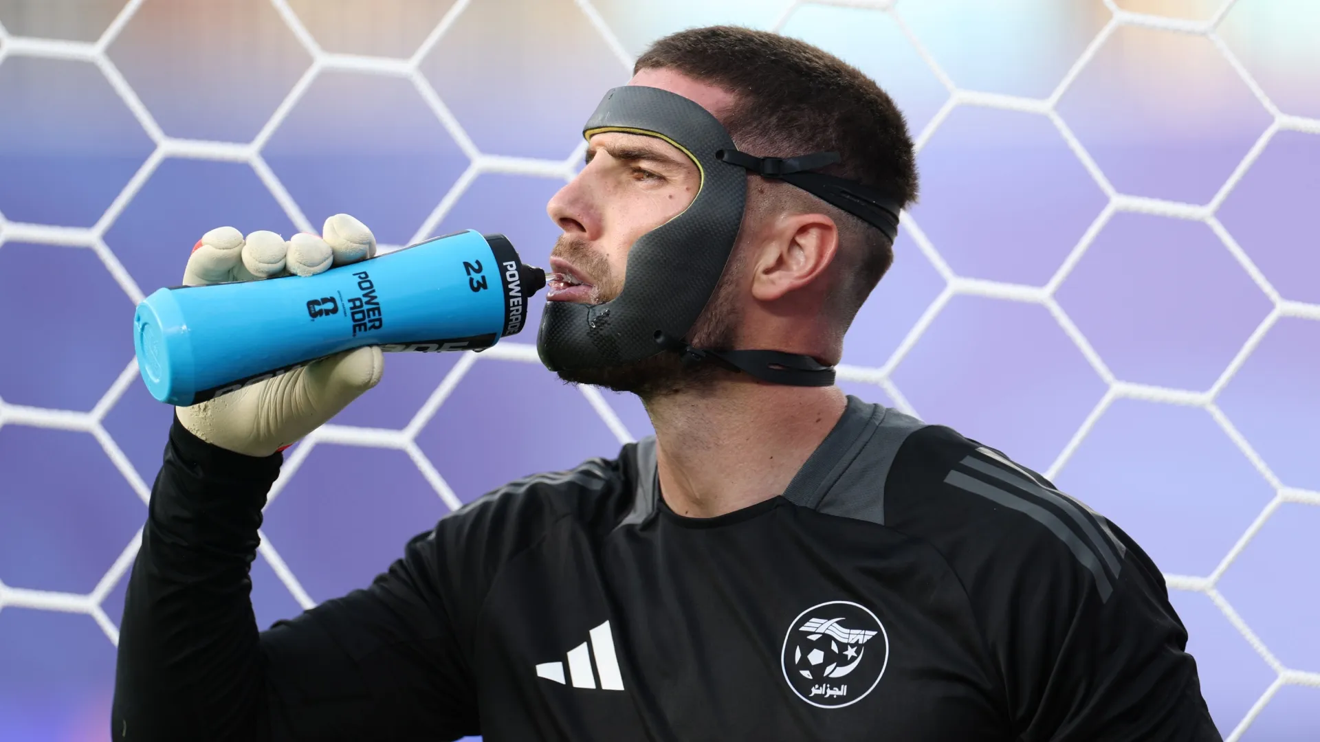 Luca Zidane #23 da Argélia.