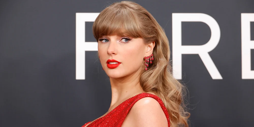 Taylor-Performances Taylor Swift se apresentou na estreia de Toy Story 5 em Los Angeles