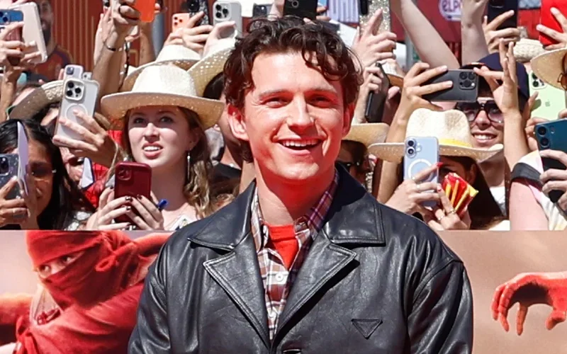 Tom Holland participa da celebração da Copa do Mundo com ‘Homem-Aranha: Novo Dia’ em Madri