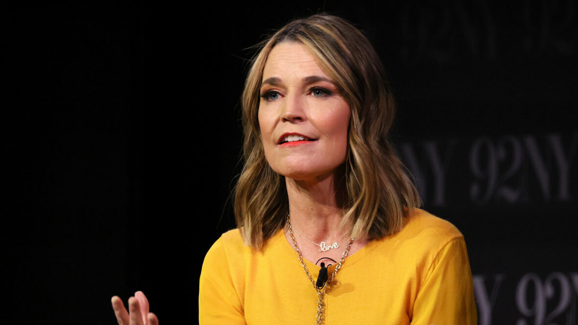 savannah-guthrie-ausente-junho-17 Savannah Guthrie vestido amarelo falando