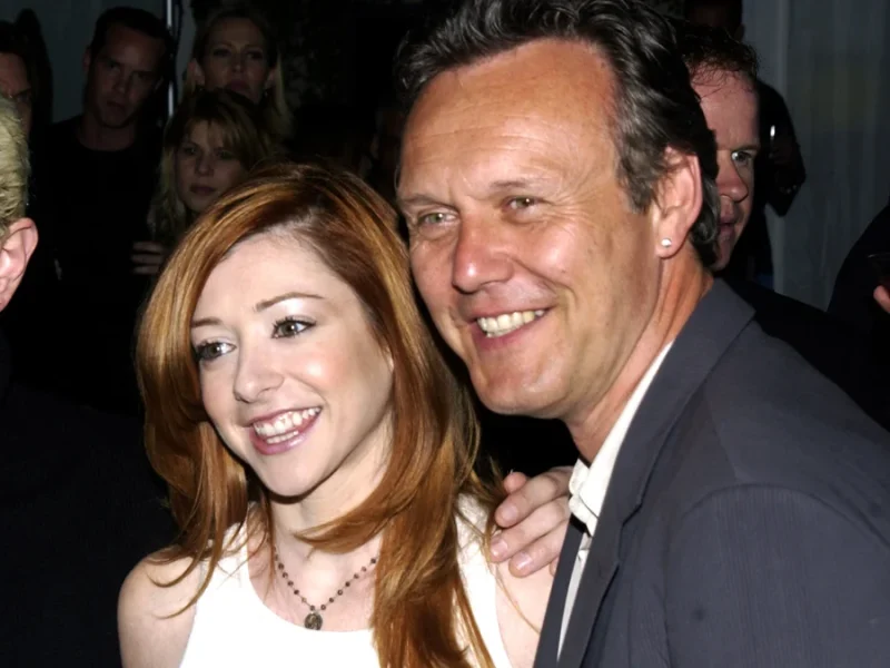 Alyson Hannigan presta homenagem à falecida estrela de ‘Buffy the Vampire Slayer’ Anthony Head: ‘Sentirá sua falta para sempre’