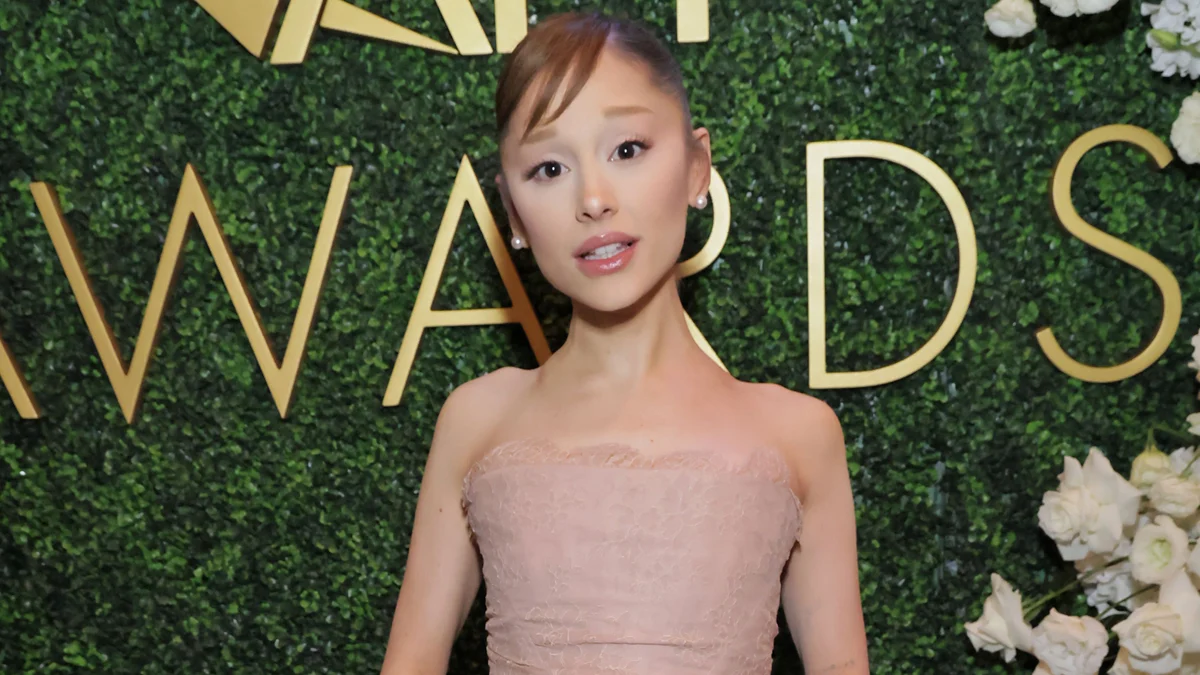Ariana Grande lança fundação Brighter Days Ahead com foco na proteção dos direitos trans e LGBTQ+