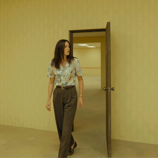 Trilha sonora do filme Backrooms será lançada em vinil neste verão