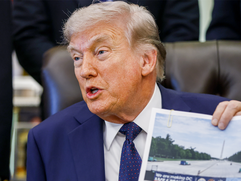 Vândalos danificam piscina de reflexão em Washington, Trump aciona investigação