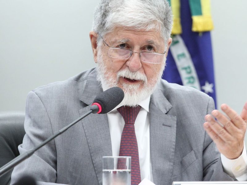 Celso Amorim: IA sob controle de poucas empresas piora desigualdades