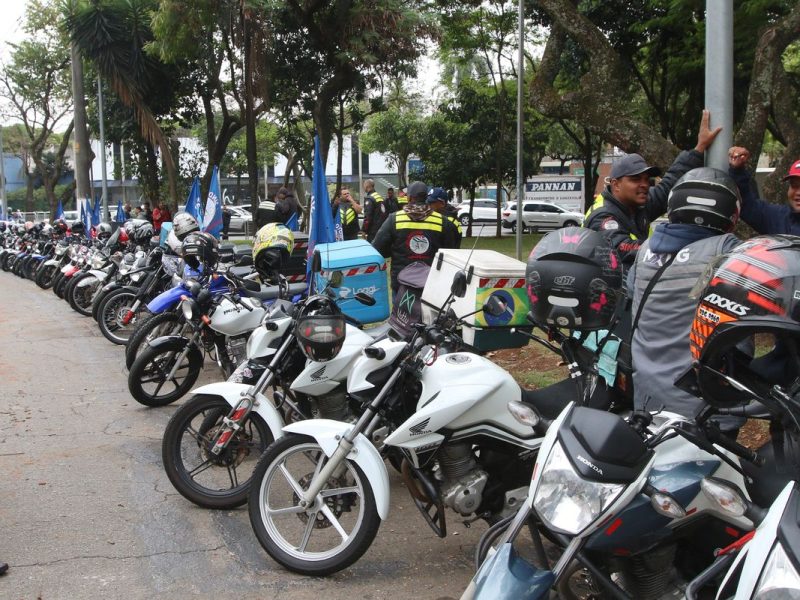 Governo prepara linha de crédito para motociclistas de aplicativos