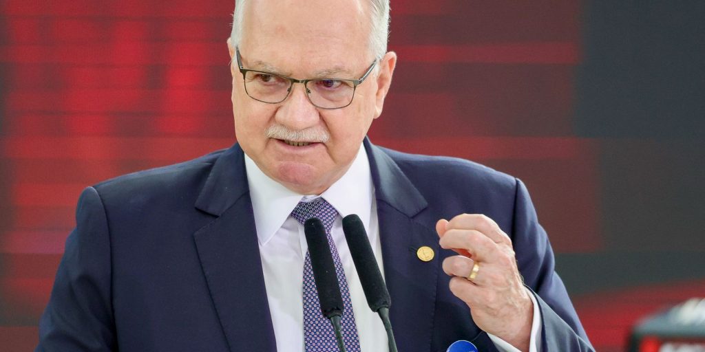 Fachin estipula prazo para Mendonça e Gonet se manifestarem sobre acusação de Moraes