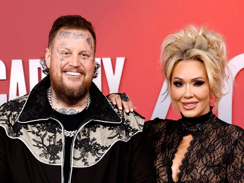 Jelly Roll quebra o silêncio sobre o divórcio enquanto está no palco enquanto Bunnie XO explica o que levou à separação