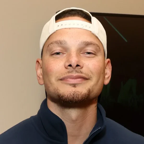 Kane Brown sofre concussão após ser atingido na cabeça por uma bola de golfe