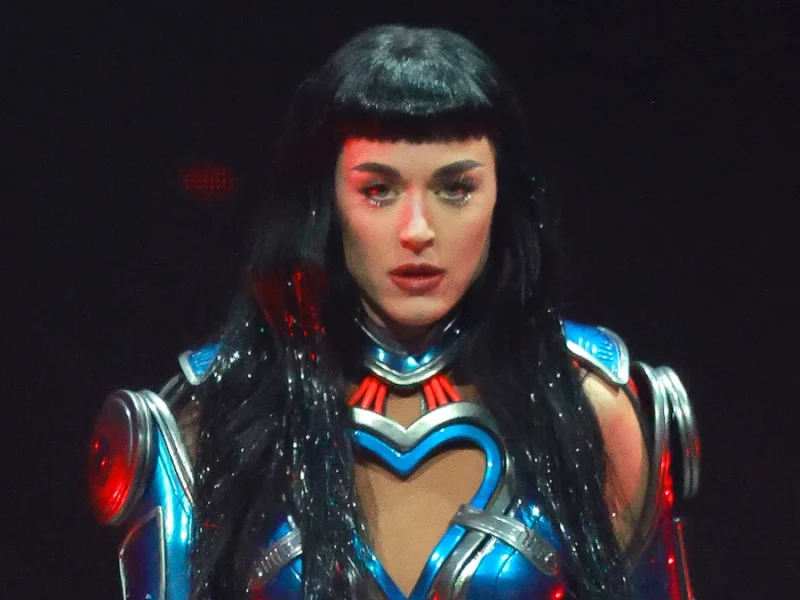 Katy Perry diz que 2025 foi ‘um dos anos mais difíceis’ de sua vida
