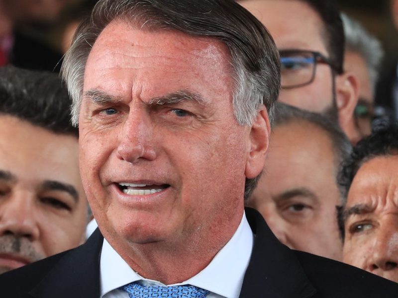 Moraes autoriza defesa de Bolsonaro a acompanhar depoimento sobre arma