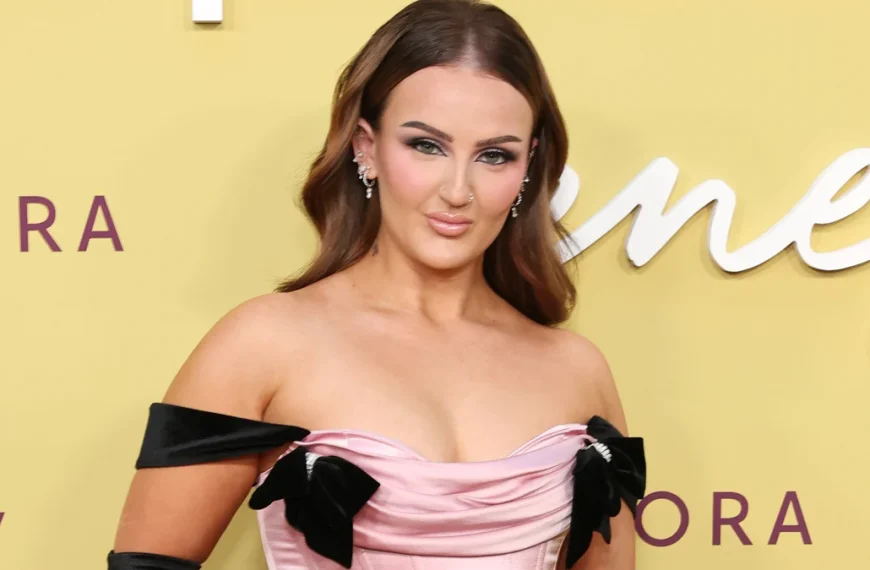 A influenciadora Mikayla Nogueira compartilha atualização do TikTok após ser levada às pressas para o hospital