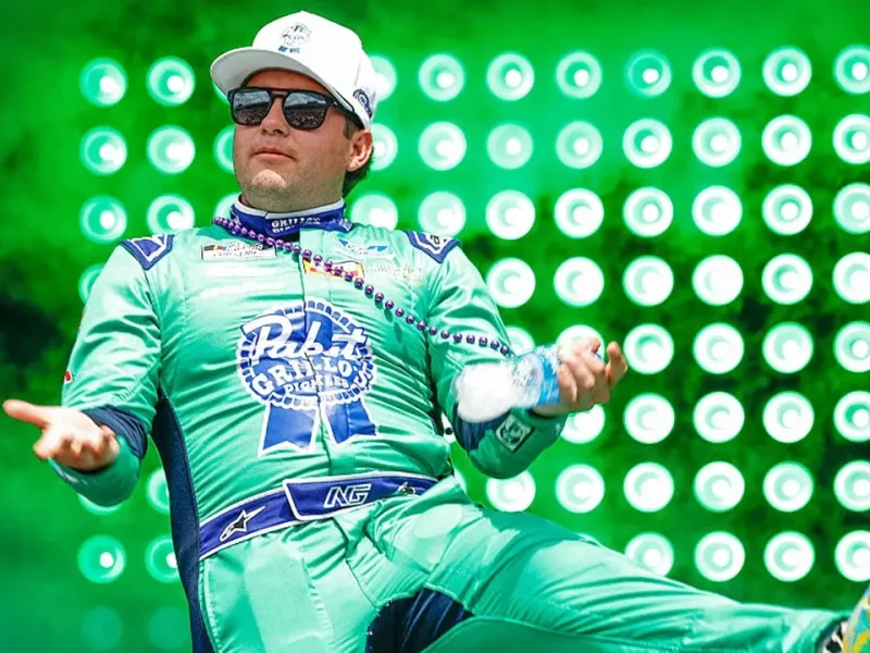 Estrela da NASCAR critica Fórmula 1, vence corrida e gera polêmica com piloto europeu