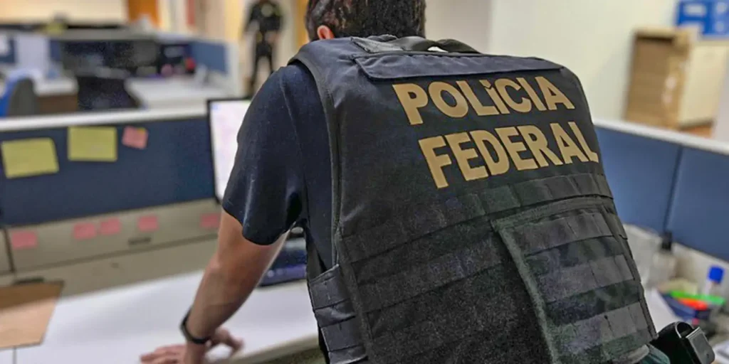 PF desarticula esquema que desviou R$ 45 milhões de contas da Caixa com apoio de servidores e advogados