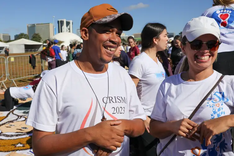 Brasília, DF 04/06/2026 -  Cerca de 600 pessoas trabalham na  montagem de tapete no gramado da Esplanada dos Ministérios para celebração de  Corpus Christi. Marcio da Cruz, fala com a Agência Brasil Foto: Fabio Rodrigues-Pozzebom/ Agência Brasil