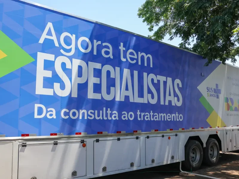 Agora Tem Especialistas lança em Manguinhos carreta de saúde da mulher