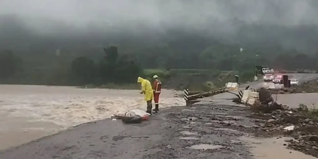 Alerta vermelho de tempestade atinge litoral-sul e sudoeste do RS nesta segunda-feira