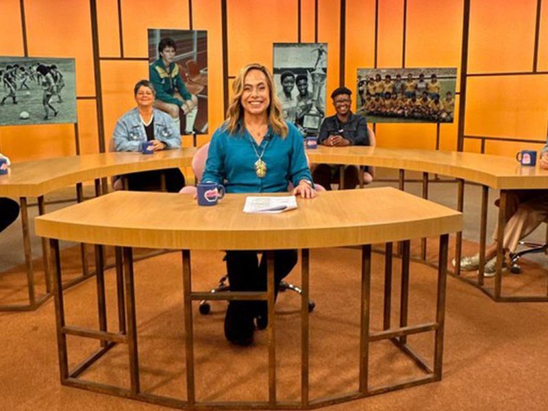 Sem Censura recebe pioneiras do futebol a um a 1 ano da Copa no Brasil