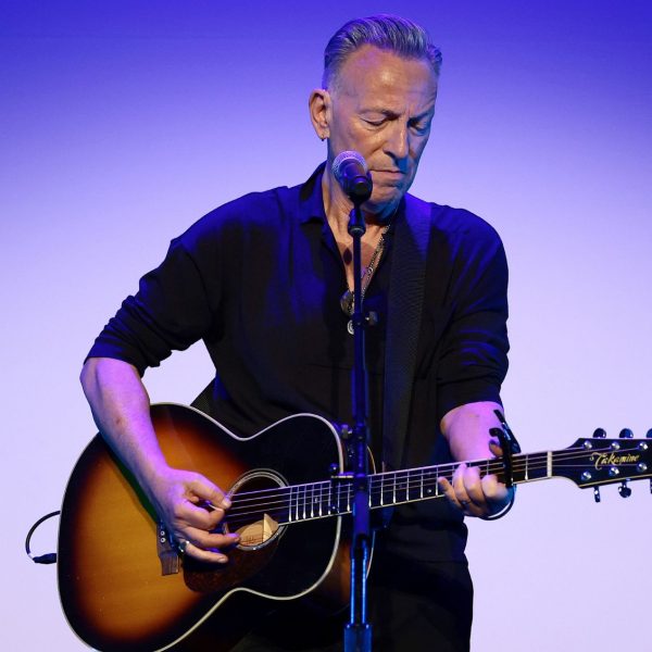 Bruce Springsteen busca reconciliação com fãs após posicionamentos políticos polêmicos