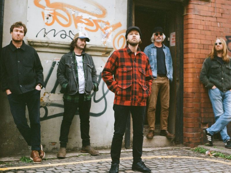 The Coral anuncia turnê no Reino Unido e Irlanda em 2026 com Dave McCabe, The Mary Wallopers e mais