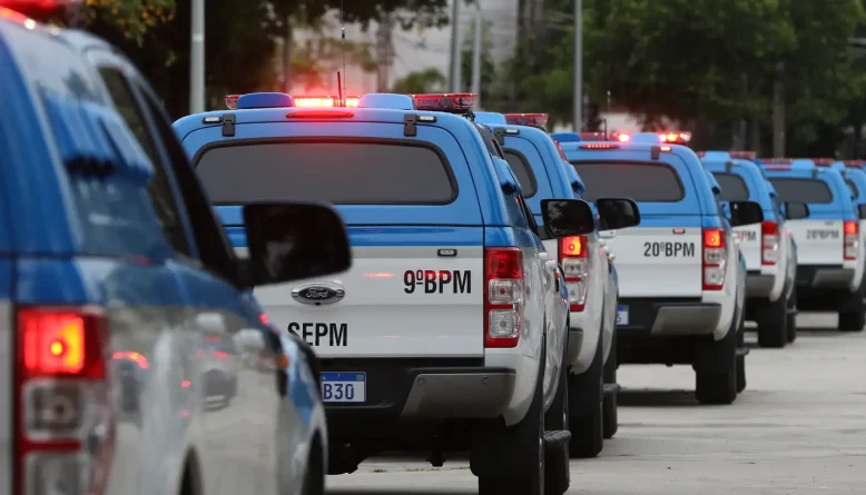 PM do Rio realiza operação integrada contra o Comando Vermelho em comunidades da capital e Baixada Fluminense