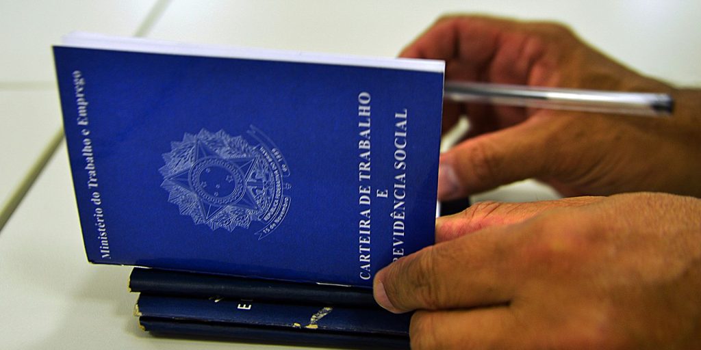 Brasil gera 145 mil empregos formais em junho, mas ritmo desacelera frente a 2025