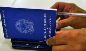 Brasil gera 145 mil empregos formais em junho, mas ritmo desacelera frente a 2025